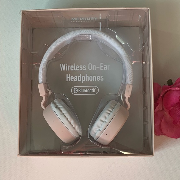 merkury Other - Merkury Innovations Wireless On-Ear Headphones. Brand New